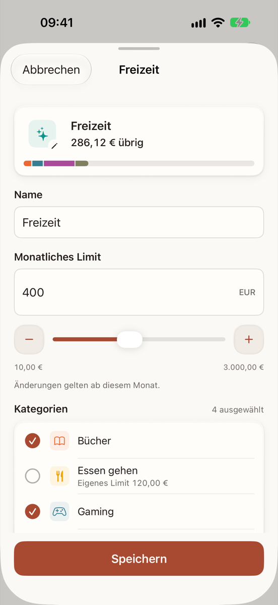 Der Editor für das gemeinsame Limit Freizeit: eine Vorschaukarte mit dem verbleibenden Betrag, ein Namensfeld, ein monatliches Limit von 400 mit Schieberegler, Bücher, Unterhaltung, Gaming und Shopping ausgewählt und ein Speichern-Knopf.